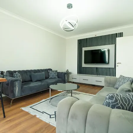 Apartmán Roni Apartments, Close To The Metro And Parking