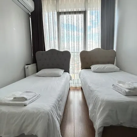 Roni Apartments, Close To The Metro And Parking Apartment Istanbul