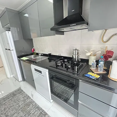 Roni Apartments, Close To The Metro And Parking * Istanbul