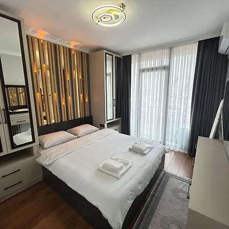 Roni Apartments, Close To The Metro And Parking Apartmán