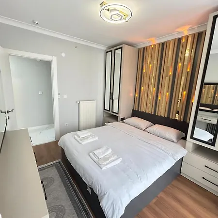 Roni Apartments, Close To The Metro And Parking Apartment