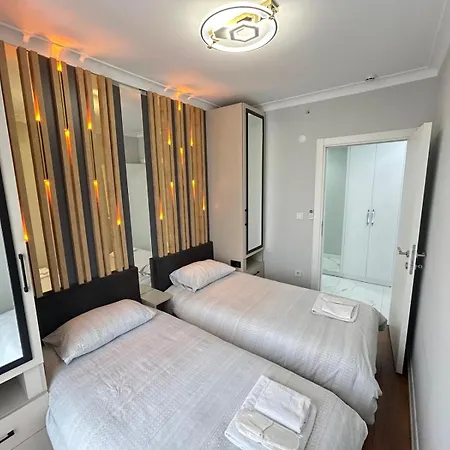 Apartment Roni Apartments, Close To The Metro And Parking
