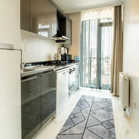 Roni Apartments, Close To The Metro And Parking Apartment *