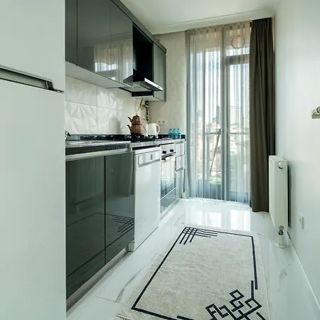Roni Apartments, Close To The Metro And Parking Apartmán *