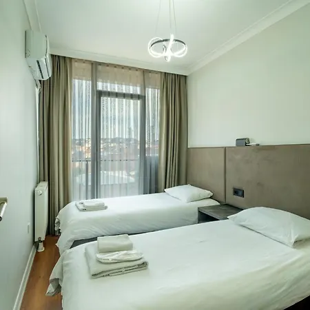 Apartmán Roni Apartments, Close To The Metro And Parking