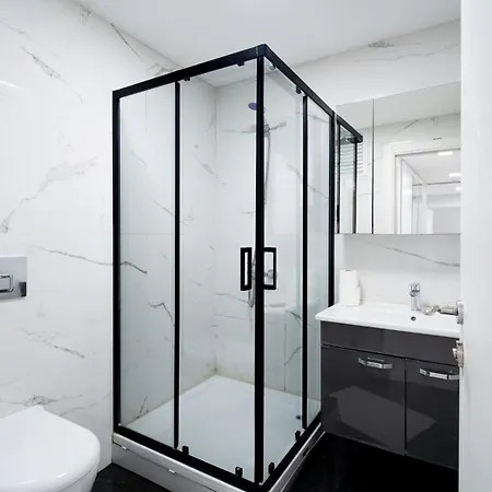 Roni Apartments, Close To The Metro And Parking Istanbulská provincie