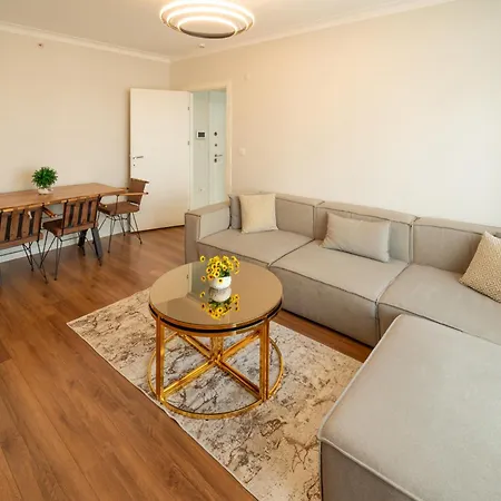 Roni Apartments, Close To The Metro And Parking